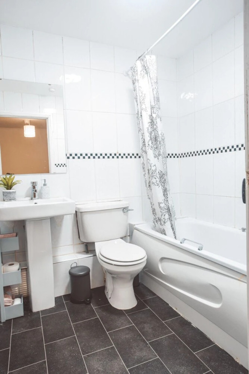 Short Stay Bristol - Oakfield Apartment