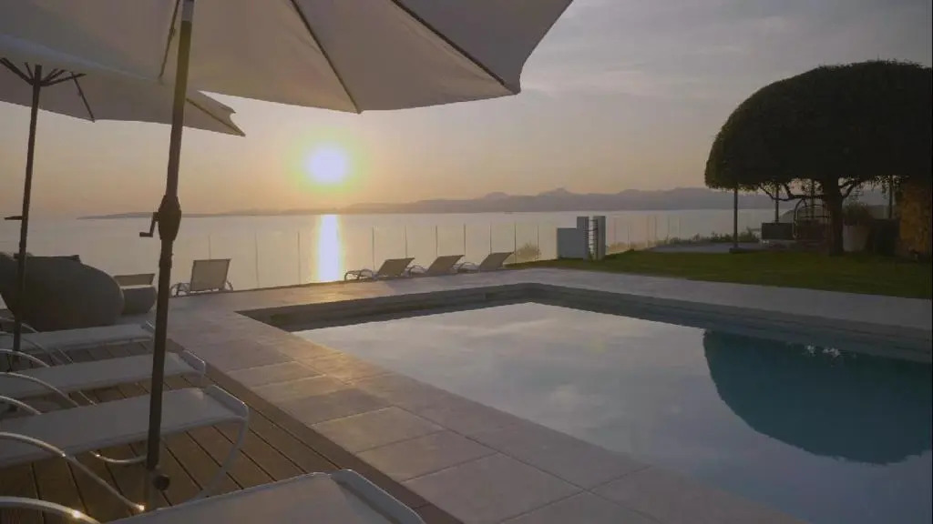 Villa Luna, exclusiva villa con vistas y acceso privado al mar en zona residencial