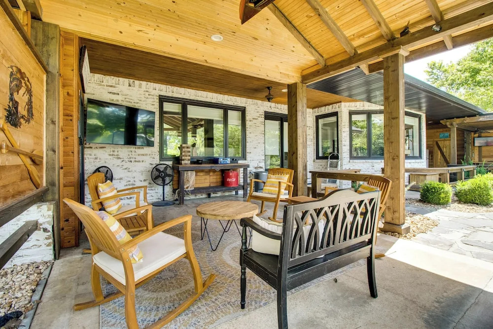 Cotter Home w/ Direct Access to White River!