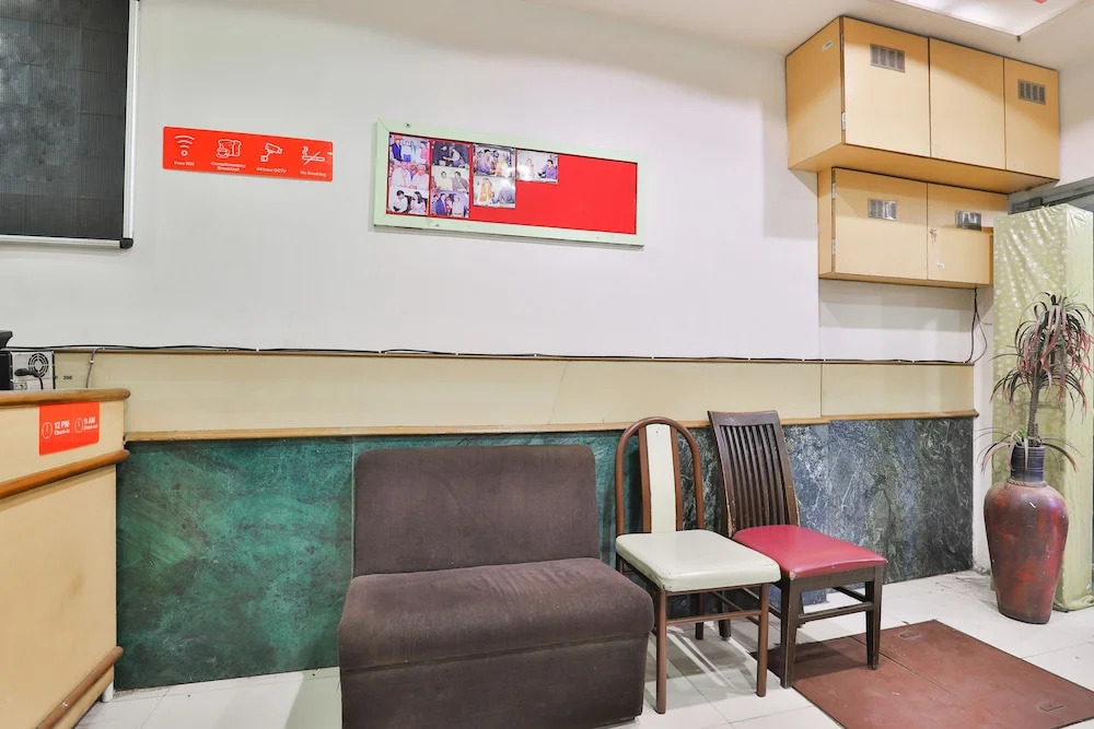 OYO 16086 Hotel Moris Banquets