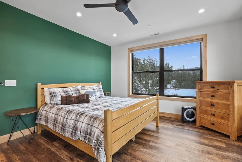 Modern Tahoe Escape