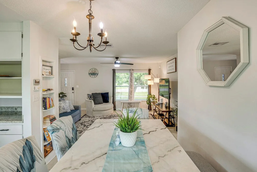 Port Charlotte Home w/ Sunroom, Grill & Fire Pit!