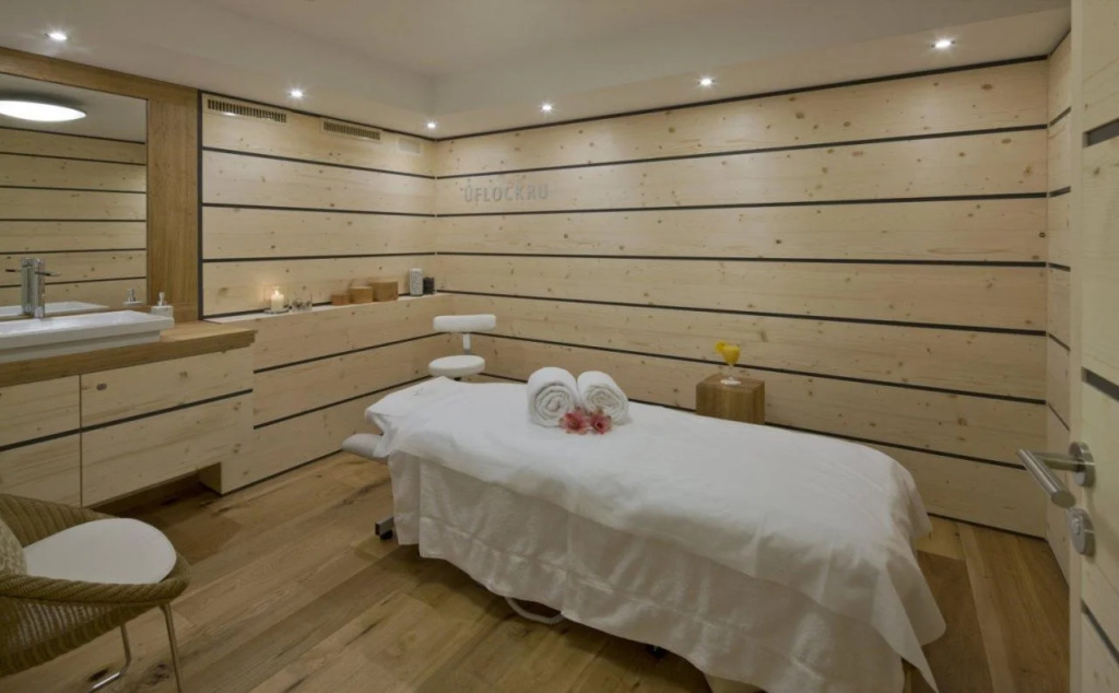 Swiss Alpine Hotel Allalin