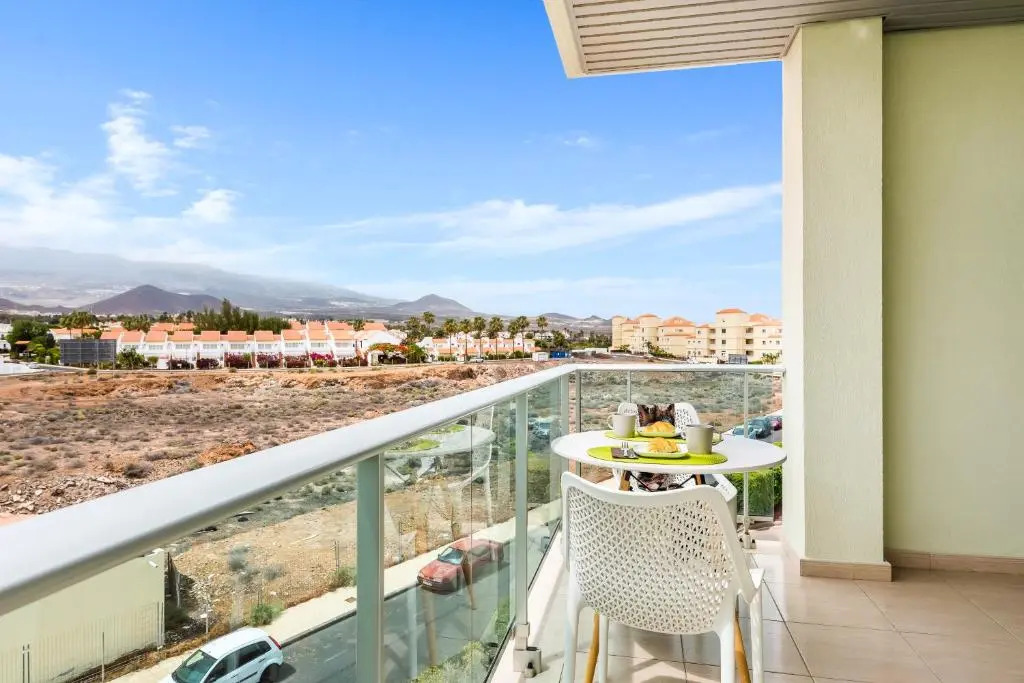 A31 Amazing 2 bedroom with terrace and Pool