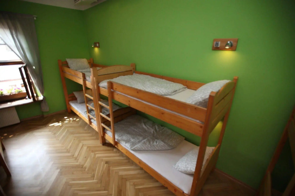 Intro Hostel