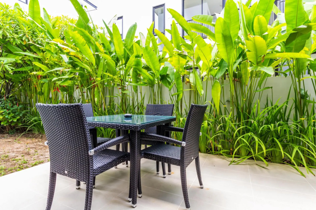 LP101 - Private rooftop pool villa in Laguna for 9 people, near restaurants and shops