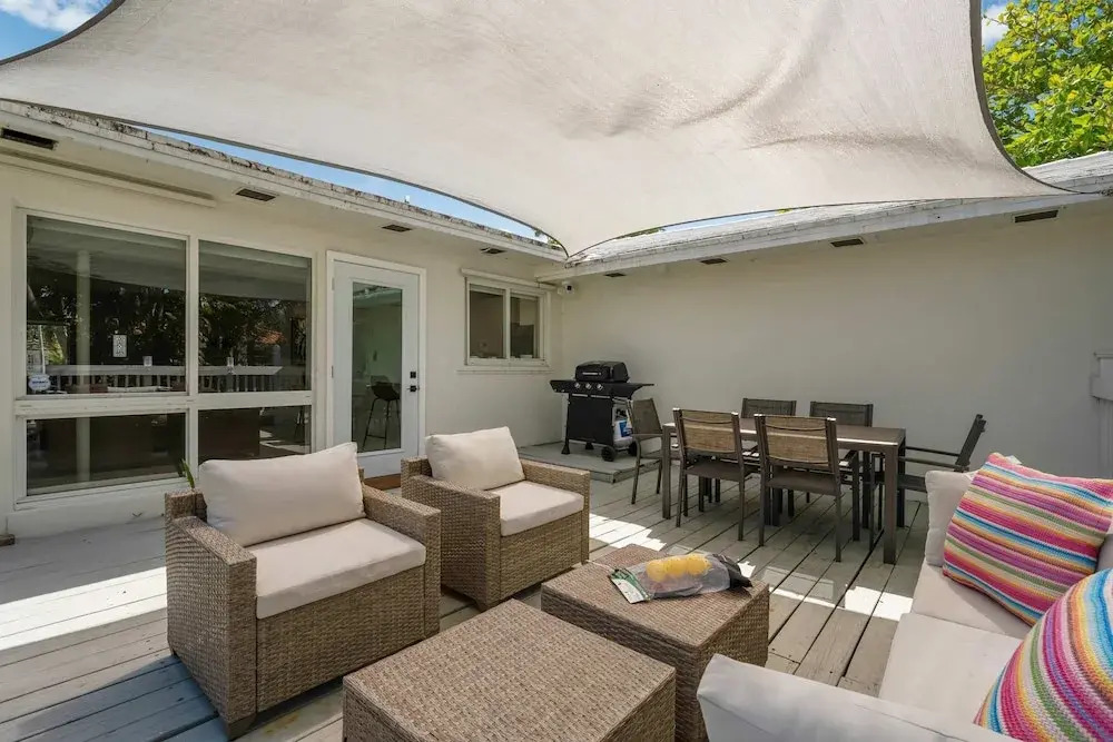 Sunshine Edit- Contemporary Yard and Near Beach