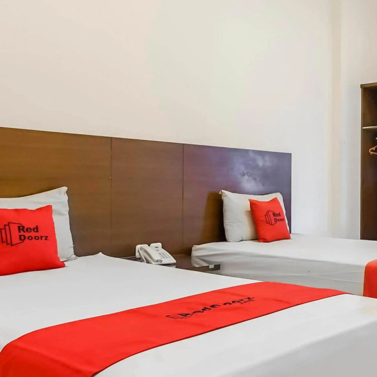 RedDoorz Plus at Karebosi Area 2 Makassar
