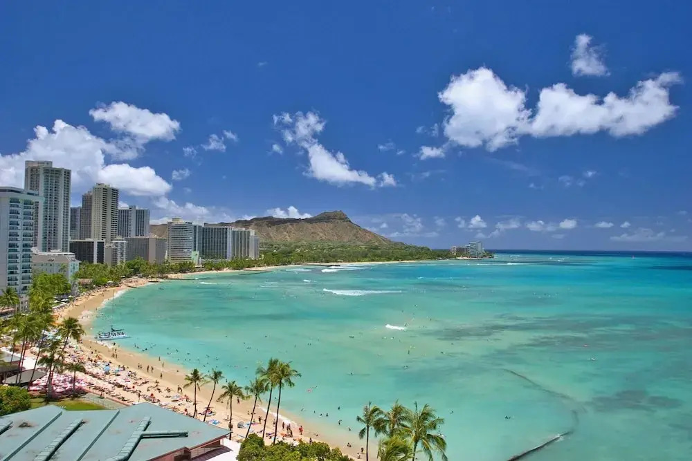 Deluxe Garden View Waikiki Banyan, Free Parking by Koko Resort Vacation Rentals