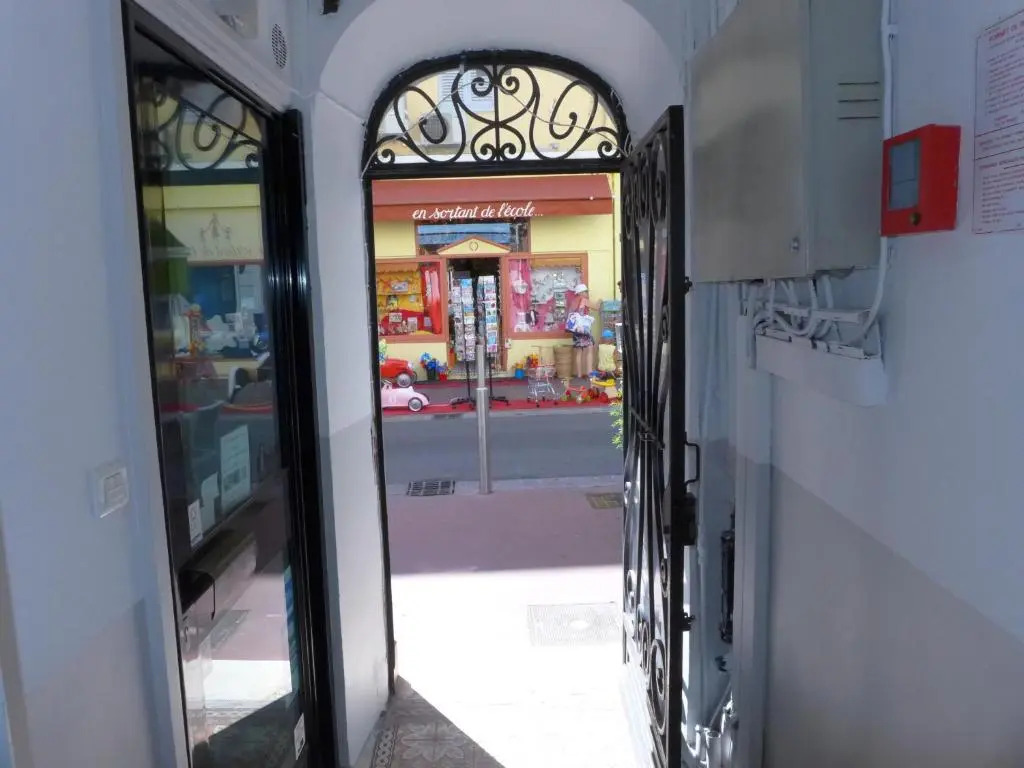 1 Bedroom Notre Dame 2 mins from the Croisette and the Palais 225