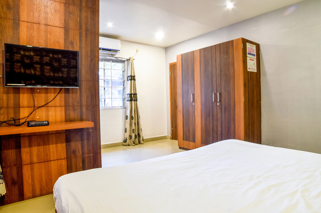 FabHotel IR Luxaria