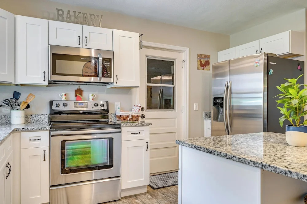 Hook, Line & Leisure: Lakefront Gem w/ Porch!