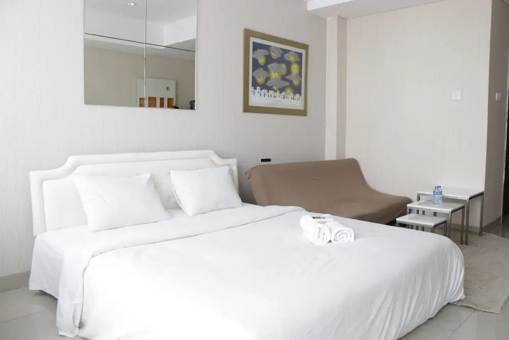 Bright Studio Room at Dago Suites Apartment near ITB