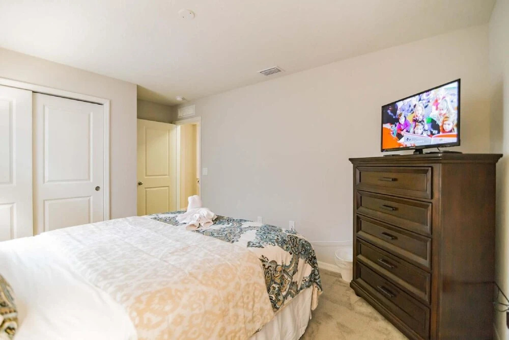 5131 Compass Bay