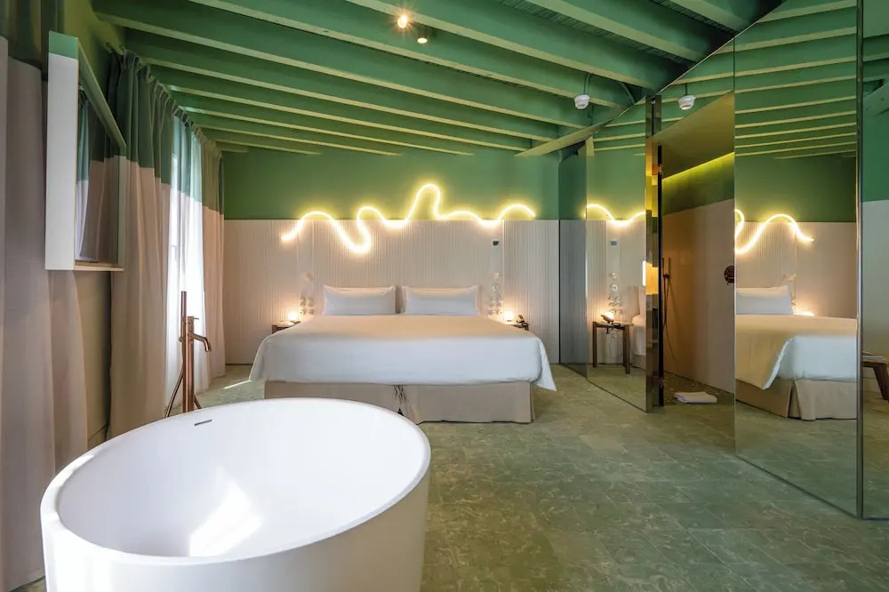 Terreno Barrio Hotel - New Opening 2026