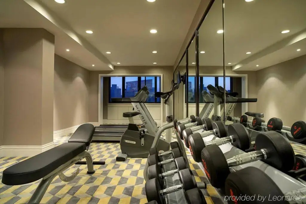 Expo Century Park Suites