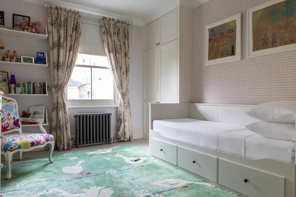 Warwick Gardens II by Onefinestay