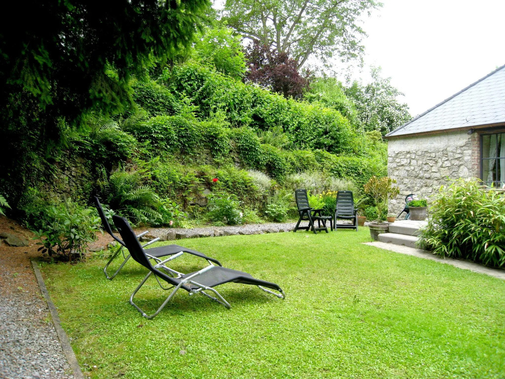 Charming Cottage in Anseremme With Fenced Garden