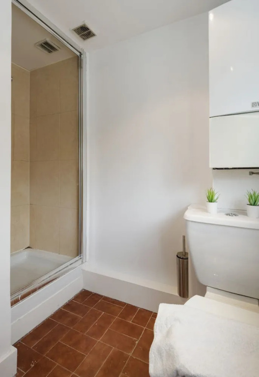 London New Apartment With Private Garden