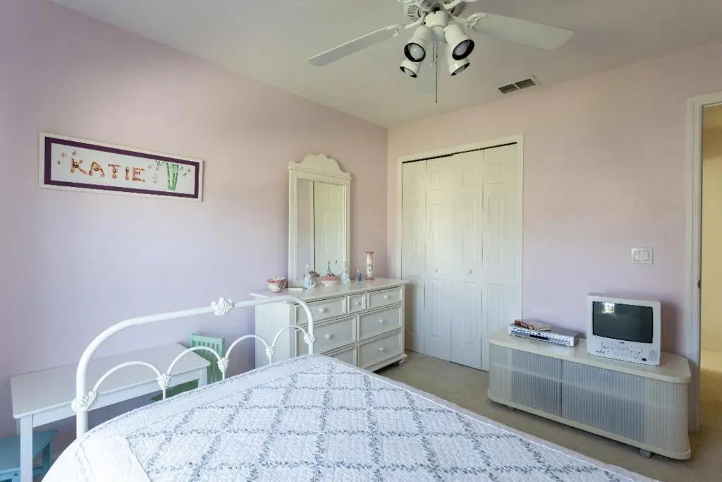Serene & Attractive Heated Pool Spa Home