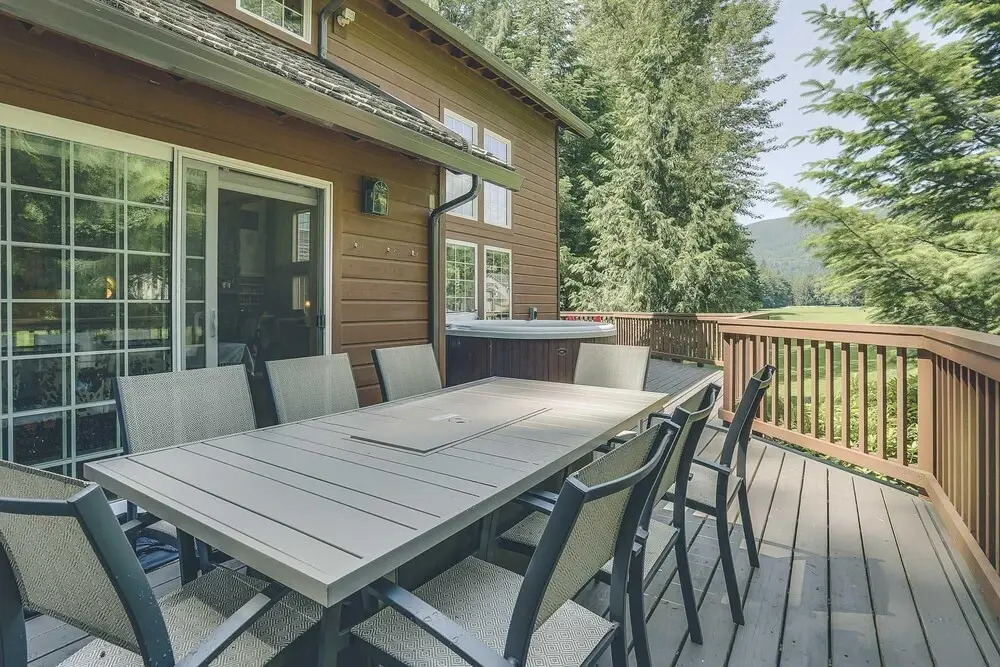 Lazy Bear Lodge