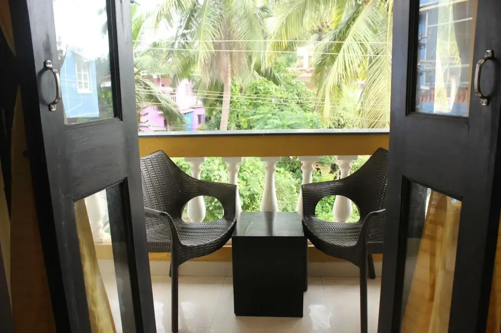 OYO 10403 Home Modern Studios Candolim
