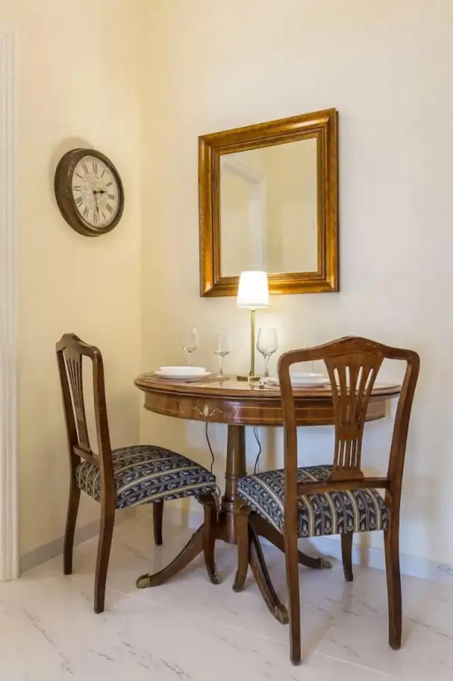 Chic flat in Kolonaki next to American Embassy