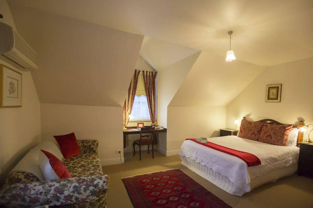 The Racecourse Inn