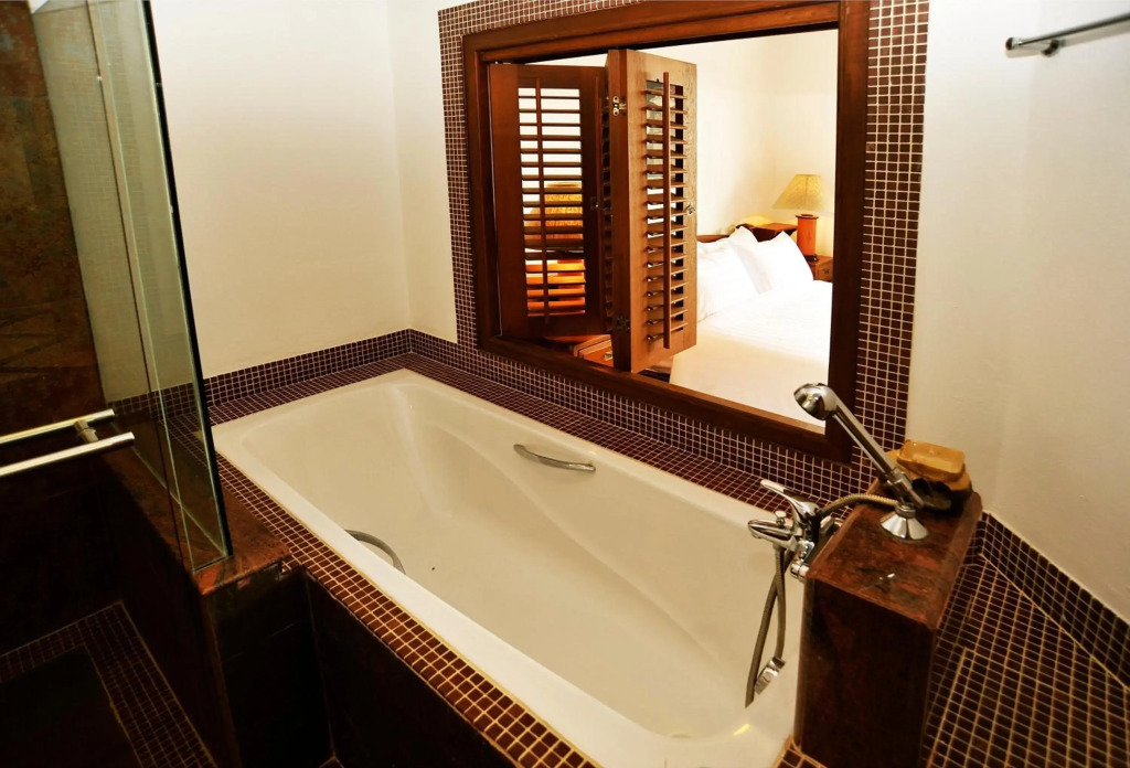 Thai Villa Melitta Bangrak Bohput, Beach, Pool, SeaViews, 6-enSuite, Full Villa, Luxury, AAA Location Koh Samui