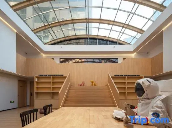 Youshi Hostel (CBD International Exhibition Center Zhongyi West Road Subway Station)