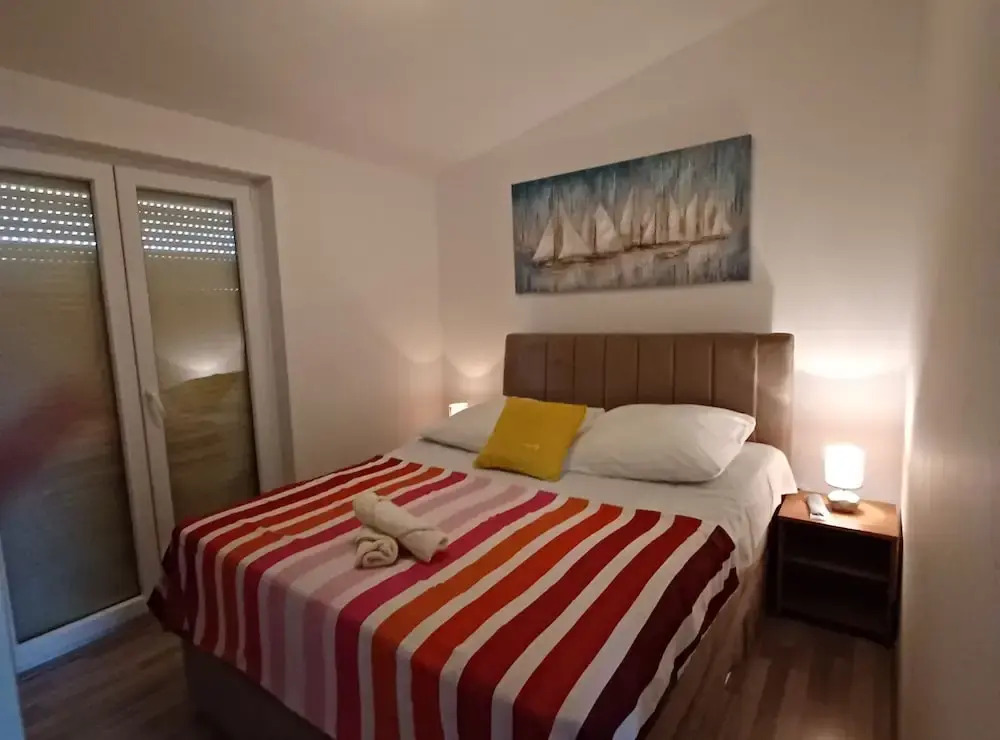 Wonderful Apartment Biserka Near the Beach