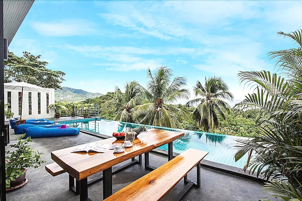 Paritta Sky Villa A 2 villas with 3 beds each