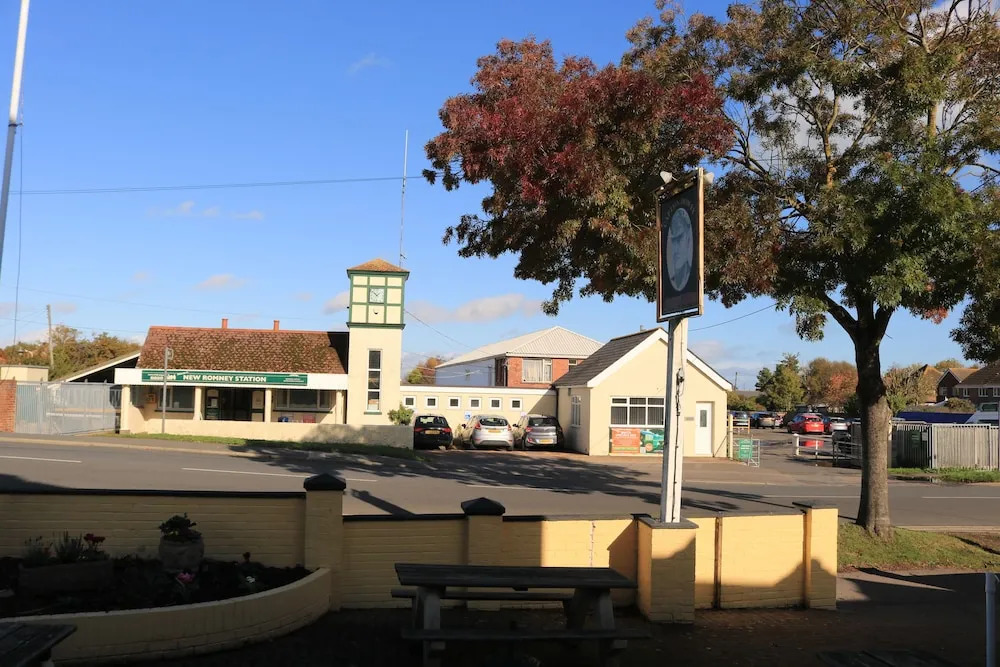 Captain Howey Hotel