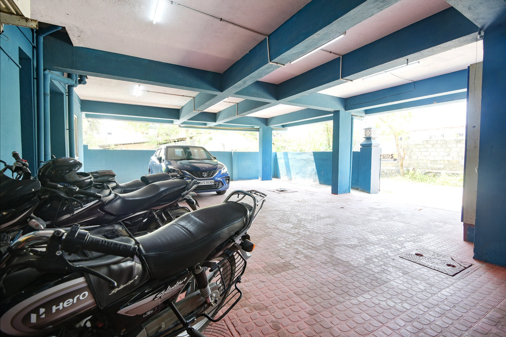 FabHotel Sasti Inn