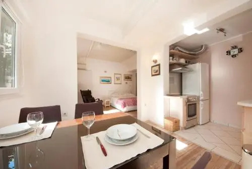 Bruno Split Centre Apartment and Room