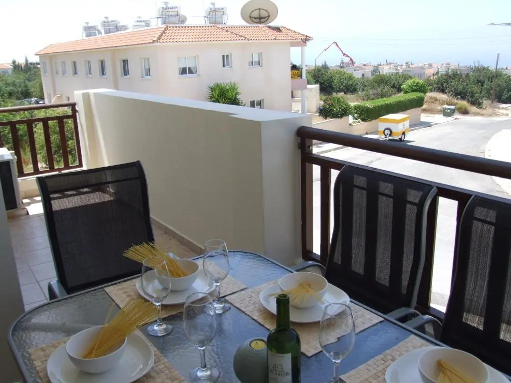 2 bedroom apartment E8 located pool level, sea view, FREE WIFI