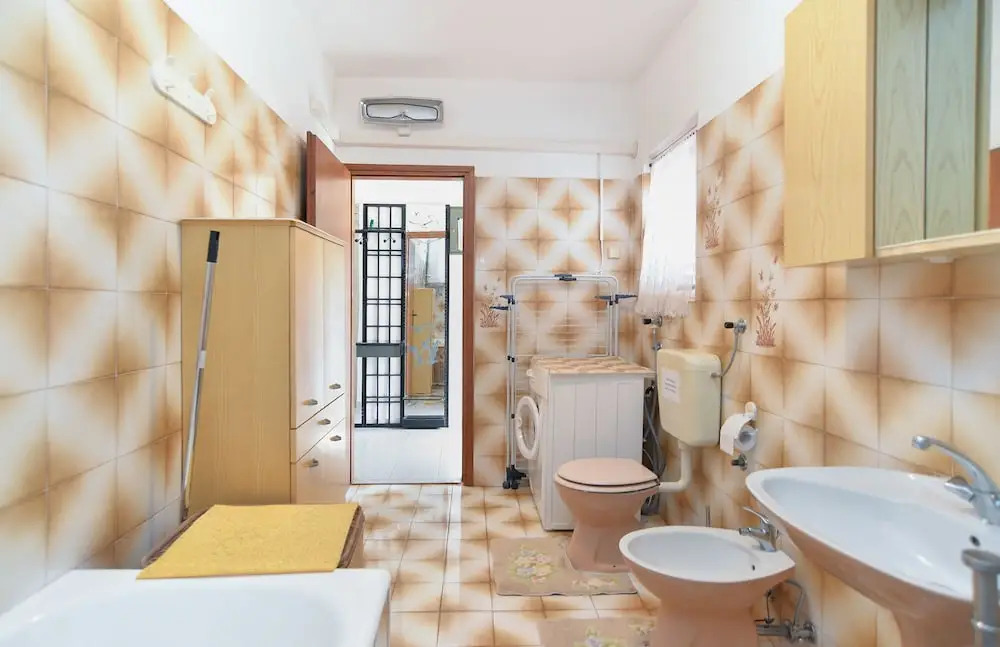 Apartment 684