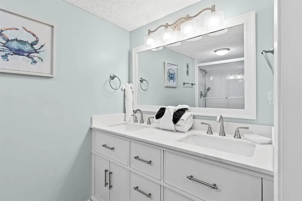 Shoreline Towers 1065 2 Bedroom Condo