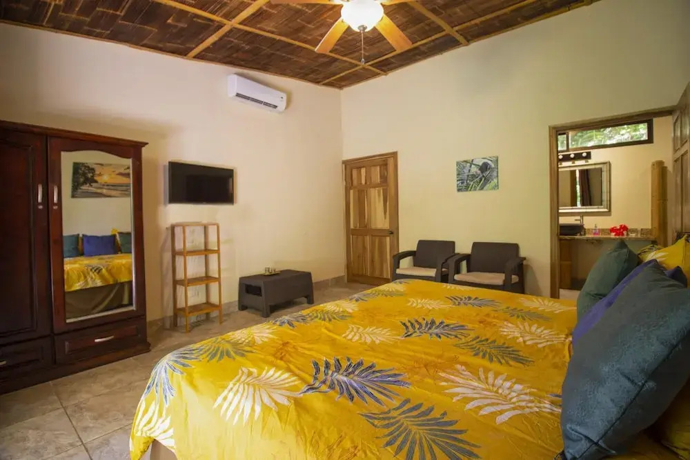 Bali Inspired Casa Cascada w Jungle Views Wi-fi Private Pool ac