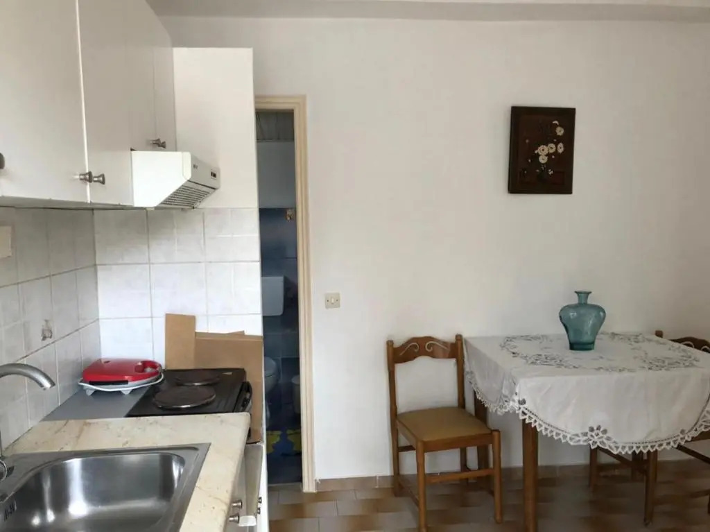 Loula's Apartments