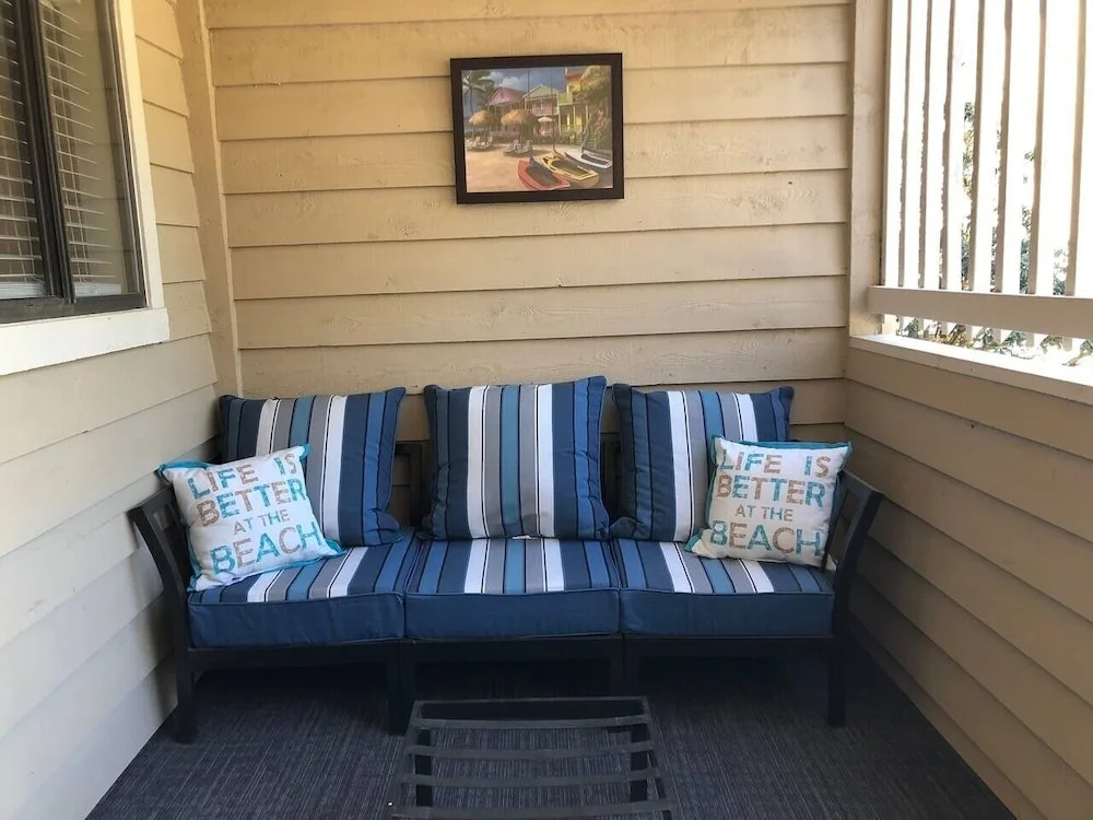 Coastal Fun In The Sun 2 Bedroom Condo