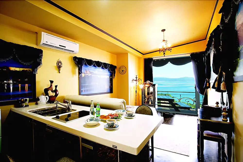 Geoje Raon Jena Pension