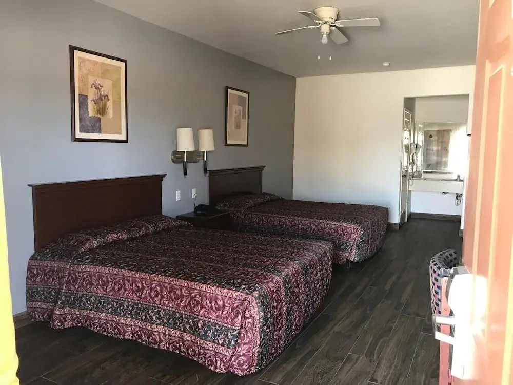 Texas Inn & Suites