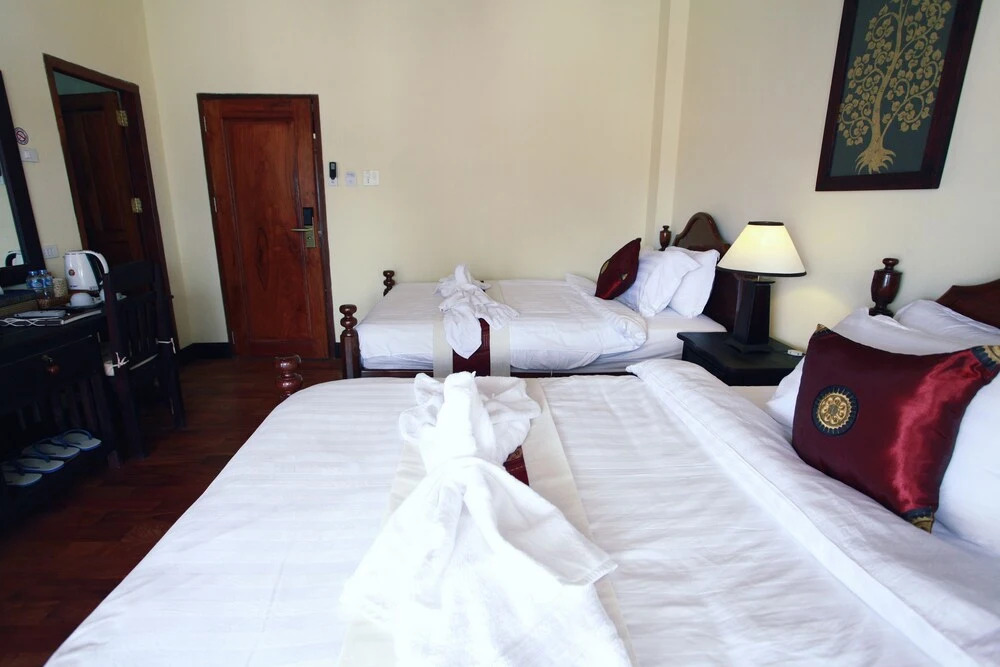 Sengmany Riverside Hotel