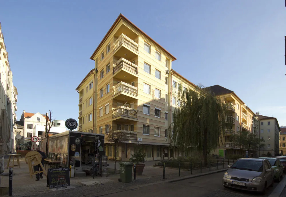 Oasis Apartments - Paulay Ede Street
