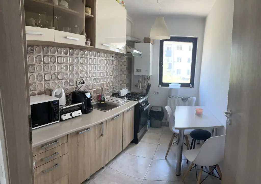 Închiriere apartament 3 camere!
