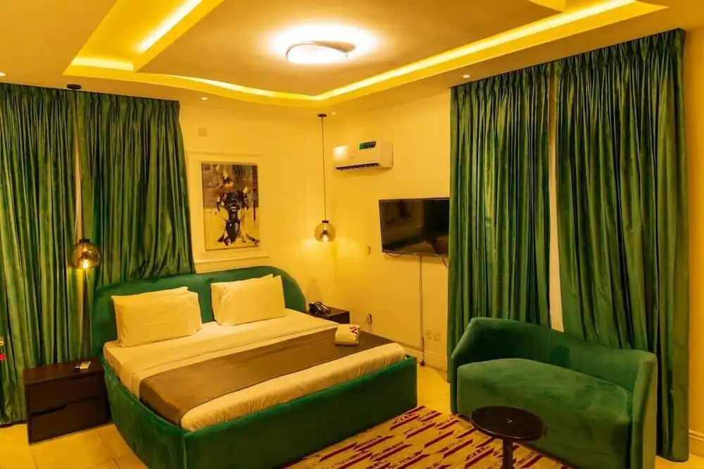 Euphoria Hotel & Suites by House 9