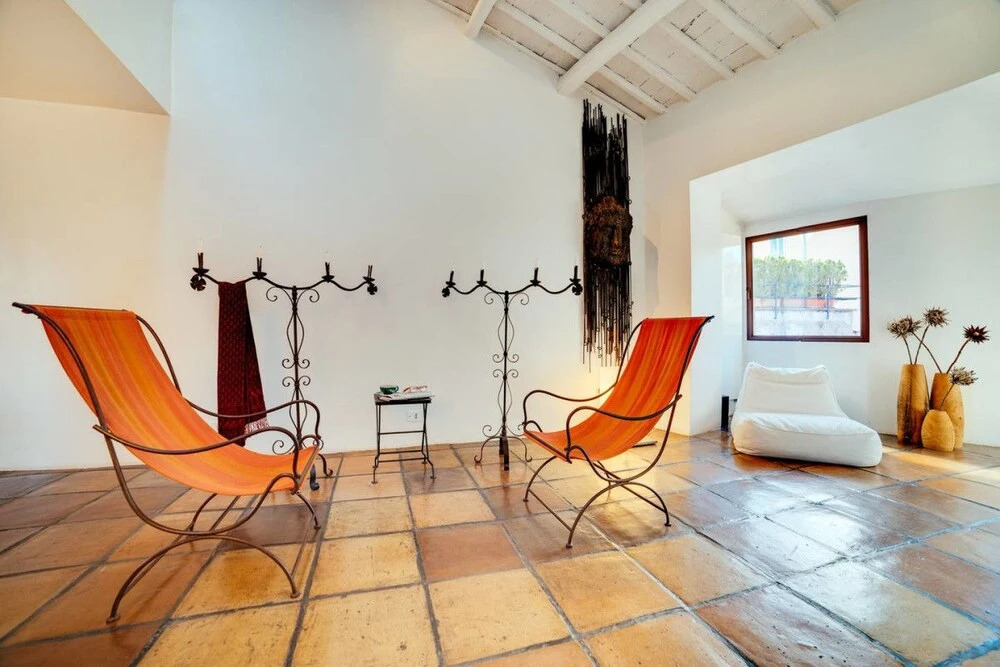 Luxury Art Apt With Terrace in Trastevere, Serviced by Hostmaker