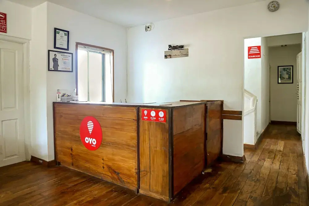 OYO 10483 Hotel The Signature Crest