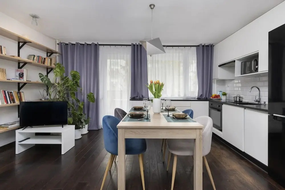Warsaw Górnośląska Apartment by Renters